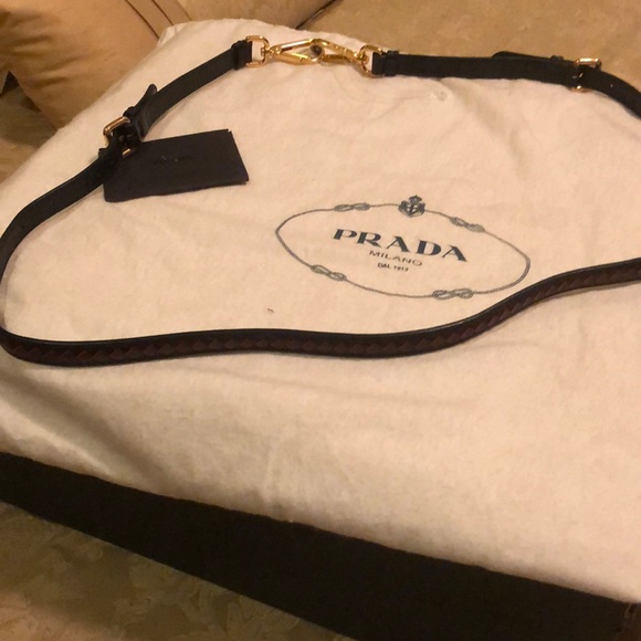 Gorgeous & unique Prada red and black leather bag - Picture 6 of 6